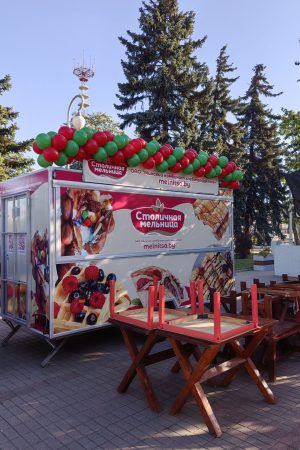 Оформление шарами палатки