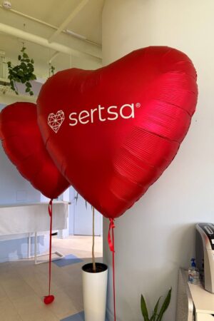 Гигантское сердце с логотипом